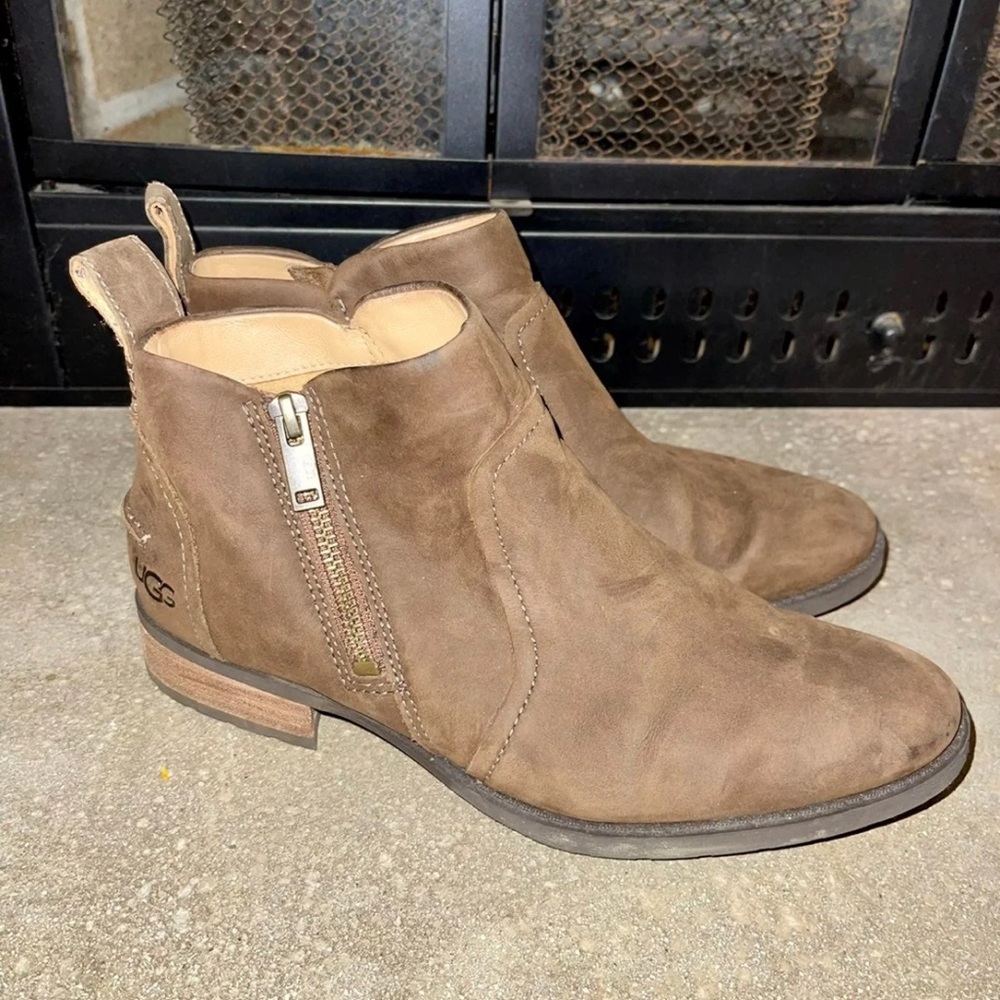 UGG Aureo Boots